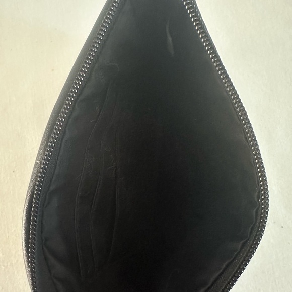 Vera Bradley Tassel Wristlet in Black/White/Red Art Plaid Vegan Leather - Picture 5 of 6